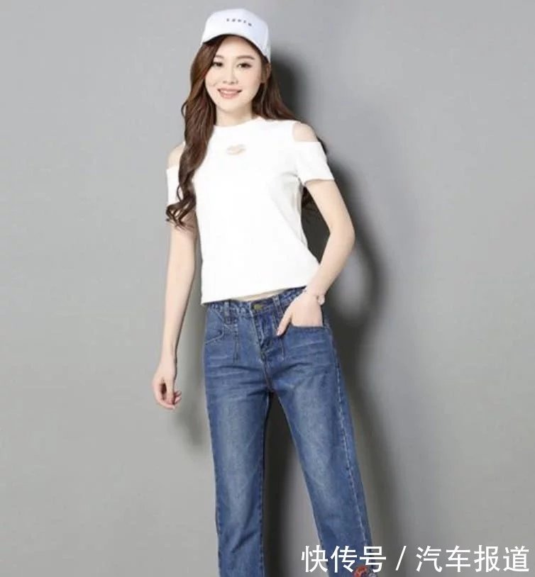 可爱唯美的牛仔裤美女，双腿修长紧致，让人一眼难忘！