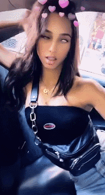 维秘面试小姐姐腿长180cm、E罩杯,这真的是人类的存在?