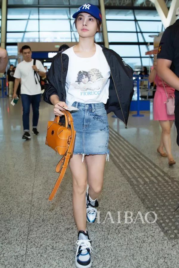 秘籍| 明星都在炫腹秀美腿，但怎么露才更高级?【海报街拍】