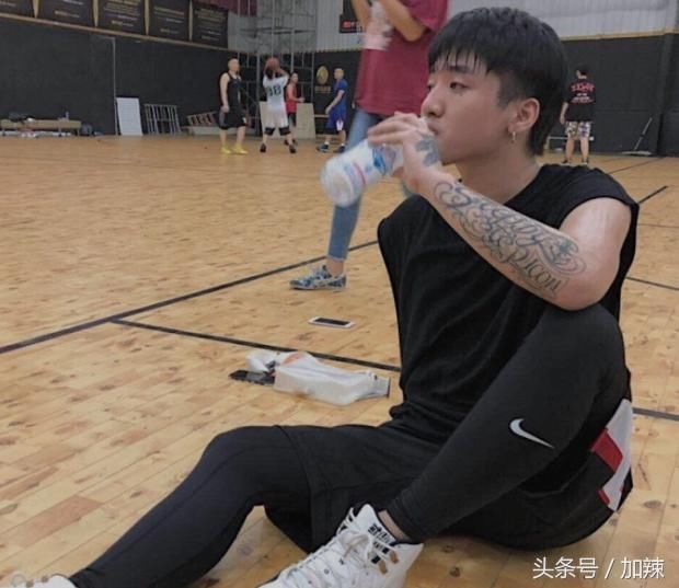 又一电竞渣男？冷少被指同交往期间出轨，富二代身份也是假的？