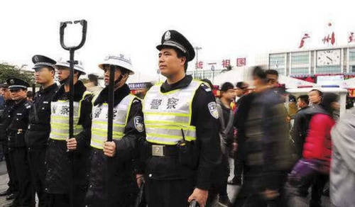 中国最威武的火车站，24小时有武警巡逻，打出“统一祖国”口号