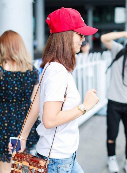 林心如一身行头超73万，却穿出了73块效果，网友:真的相信她42啦