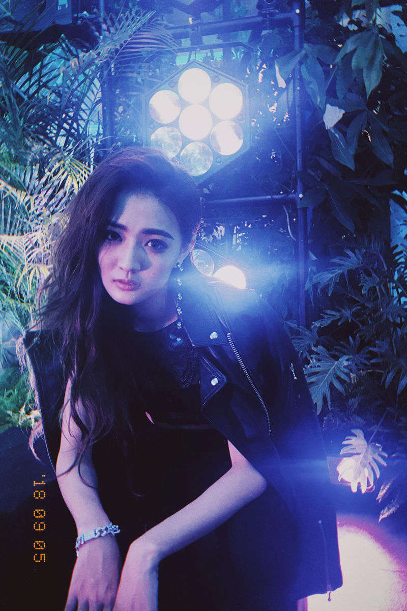 徐璐性感露脐装活动照图集，时尚靓丽，性感迷人!