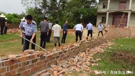  建房：建房申请不批，老宅翻盖也不准？老农：村干部这规定合理