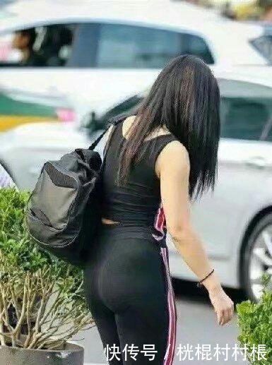 淡雅清新的打底裤，展现女性的优雅风度