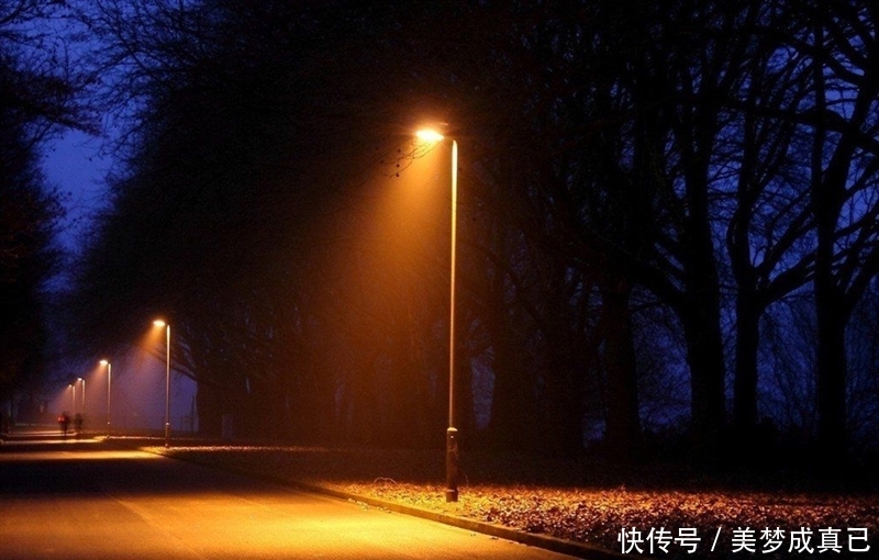  【高速】为什么高速公路上没有装路灯？老司机：可以，但没必要