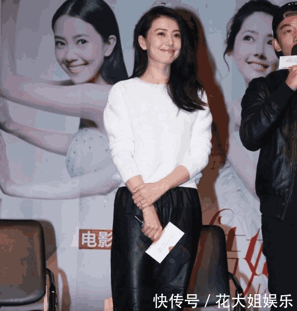 都以为换了眉型的杨紫美了 巴黎一回来却穿起前年流行的毛衣