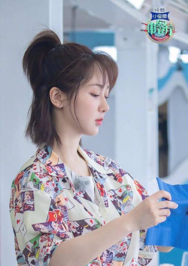  『春天』春天花衬衫怎么穿搭才能零失误？这样搭配高级又时髦！