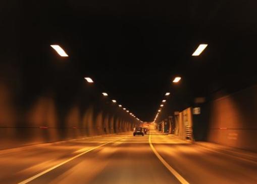 高速路上最危险的几个地方，如果开车路过了最好赶紧通过