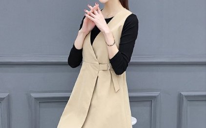 奔4媳妇很会打扮，立秋后穿这A字裙，穿上美的惊人，满满女神范