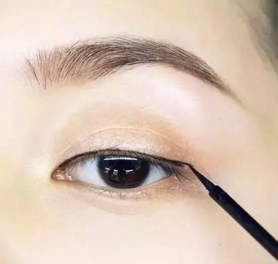  「淡妆」恰当的淡妆化妆步骤 教你迅速画好极致自然妆