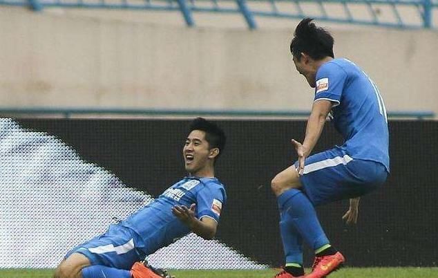  球队：大器晚成！富力强援终于成熟了，1决定成中国年轻球员榜样