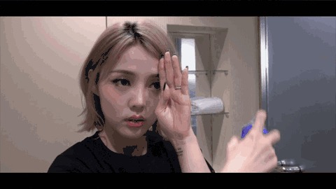 短发蒋欣画风变了！剪发堪比“整容”的还有谁？