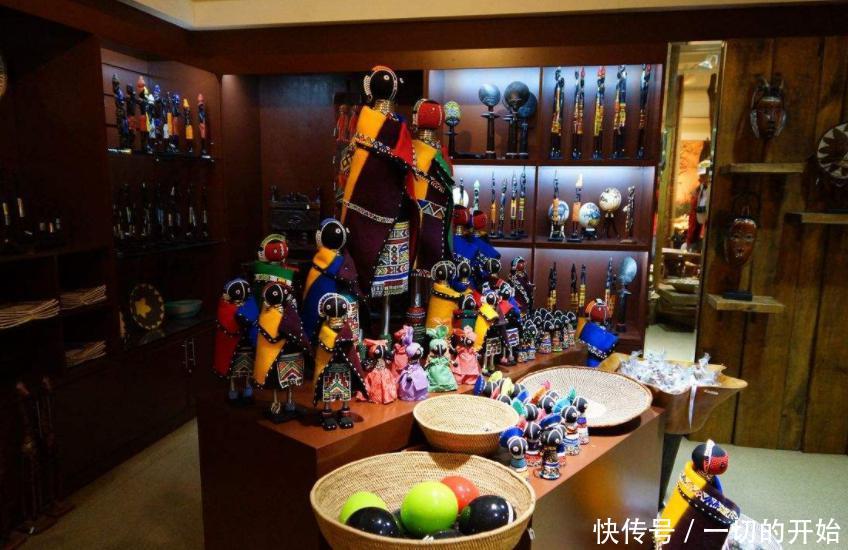 来吐槽一波,旅游途中都买过哪些“奇葩”的纪念品?