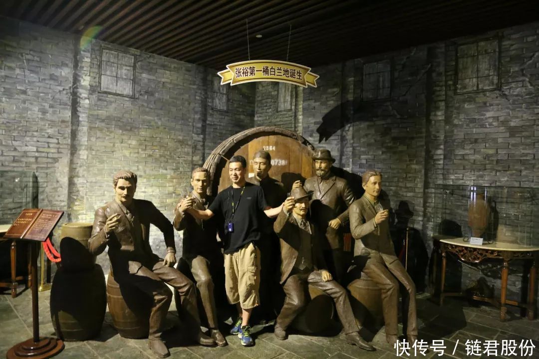 感恩老客户,精彩五月天--链君股份旗下弘卫资