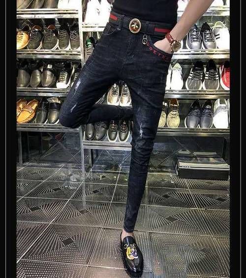  【时尚单品】男生一定不要穿成行走的调色板，看着廉价又寒酸，特招女生厌弃！