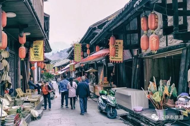 汉中青木川，油菜花已经开了!