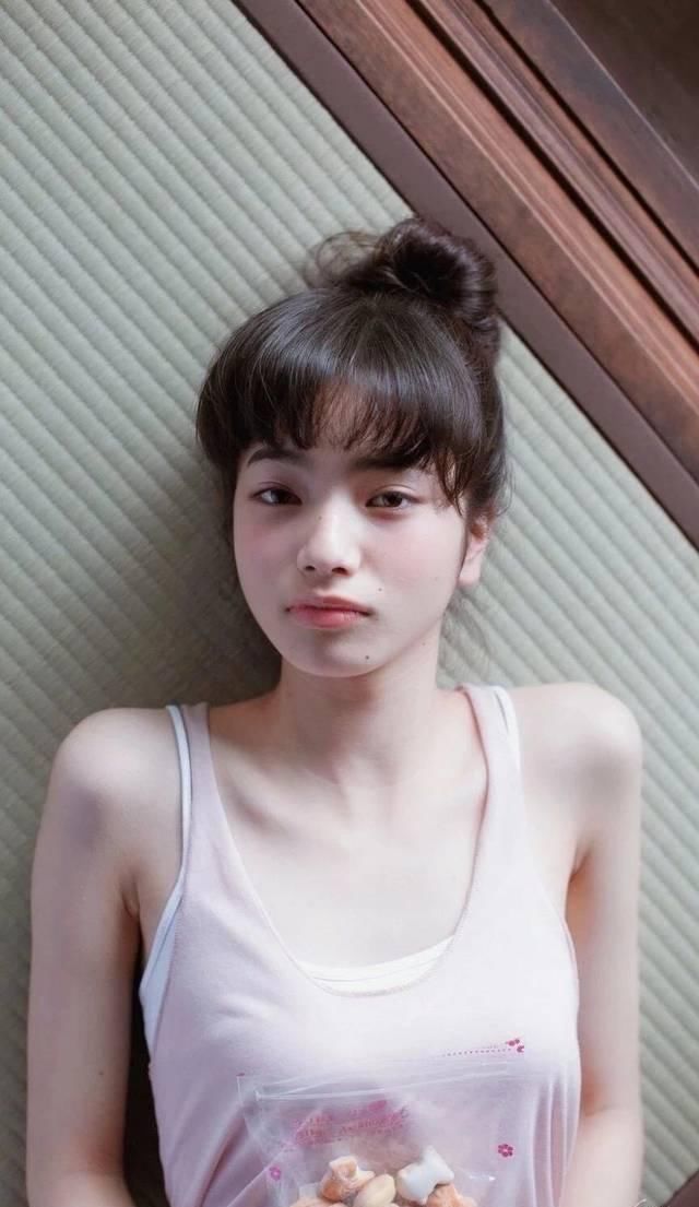  溺水小刀■小松菜奈感情曝出！敢和权志龙“抢”女性的还有谁？