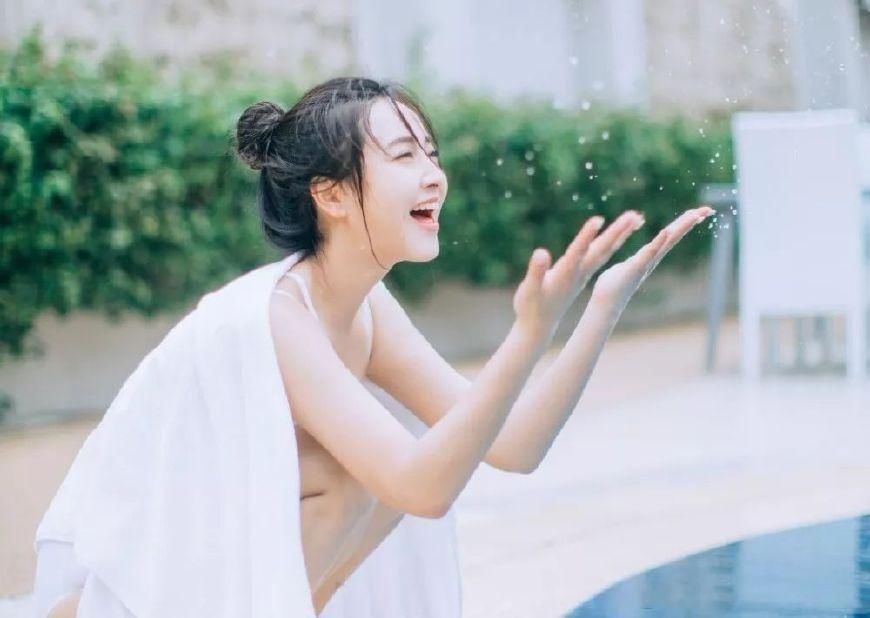 人像摄影:水中拍照也是这么美!