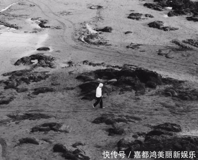  摄影师■对摄影师而言，摒弃色彩会让视觉效果更加纯粹