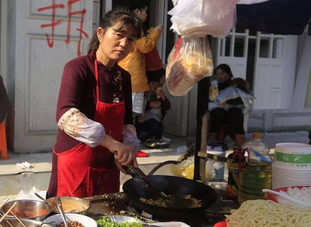  #自由#在农村，农民返城，宁可来回奔波找工作，也不愿做点小生