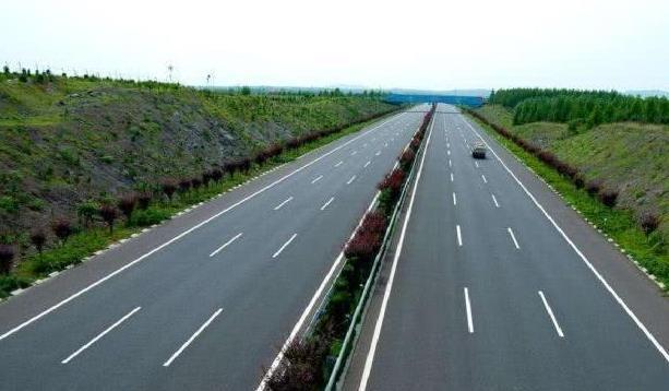  漂亮@在高速上最让人讨厌的怪行为，终于开始整顿了，网友：干掉