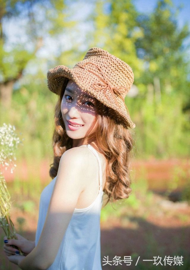 有这样的美女，还有何求?