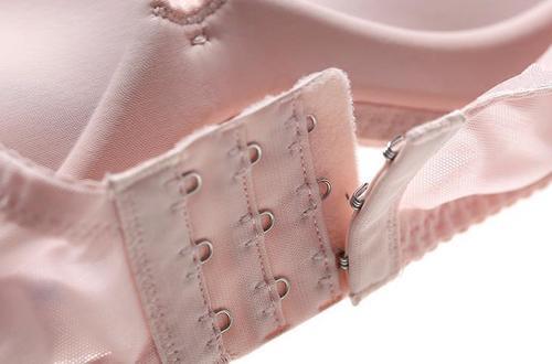 前扣内衣vs后扣内衣,究竟哪个更得小仙女欢心?