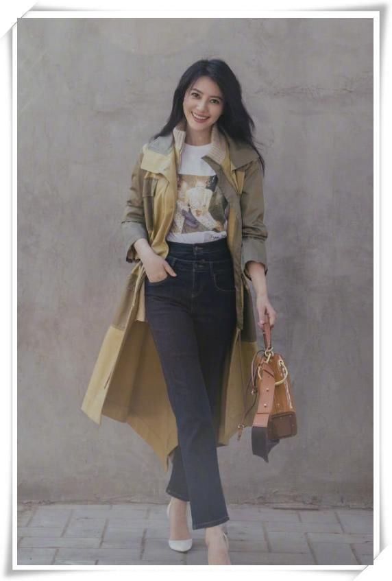 高圆圆不得了！穿两条“牛仔裤头”居然一点不丑，网友：那叫时尚