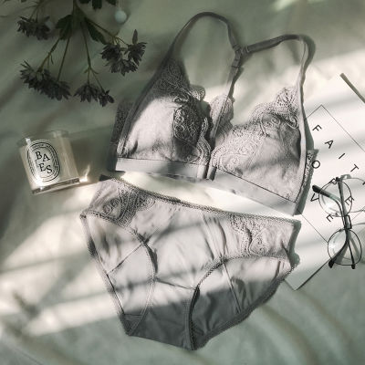 奶奶给孙媳妇洗衣服，看到“一片式”文胸，脸红脖子粗，羞死了