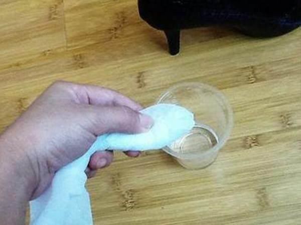 明星们穿高跟鞋为啥不累脚？原来鞋子里大有学问，这样穿真是舒服