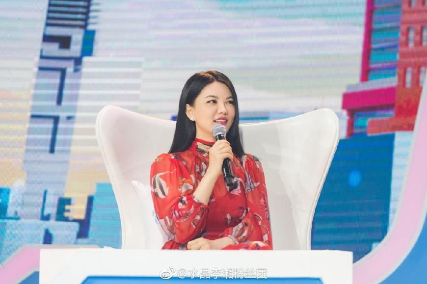 42岁李湘成功逆袭!瘦掉20斤不止 颜值爆表，穿衣品味直线上升