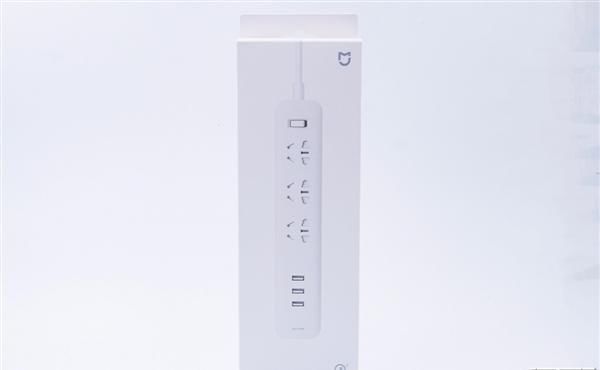云星电子|三口USB+27瓦快充 米家插线板拆解:用料精细