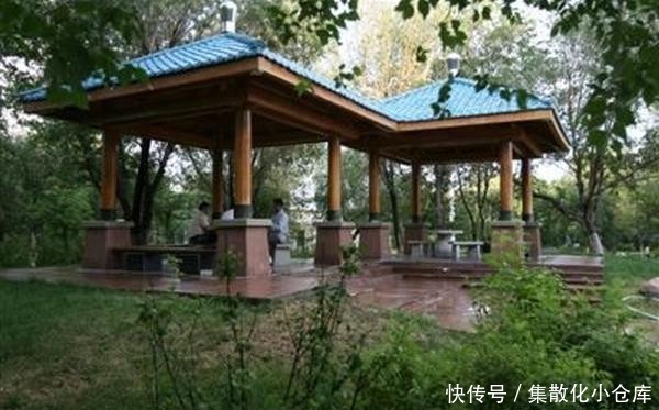  [闹市]风铃邀对 闹市无人，明月书香皆得所