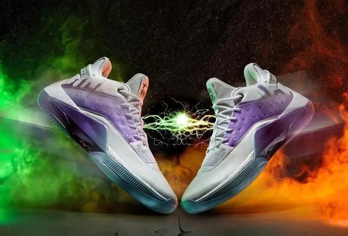 郭艾伦cba全明星球鞋