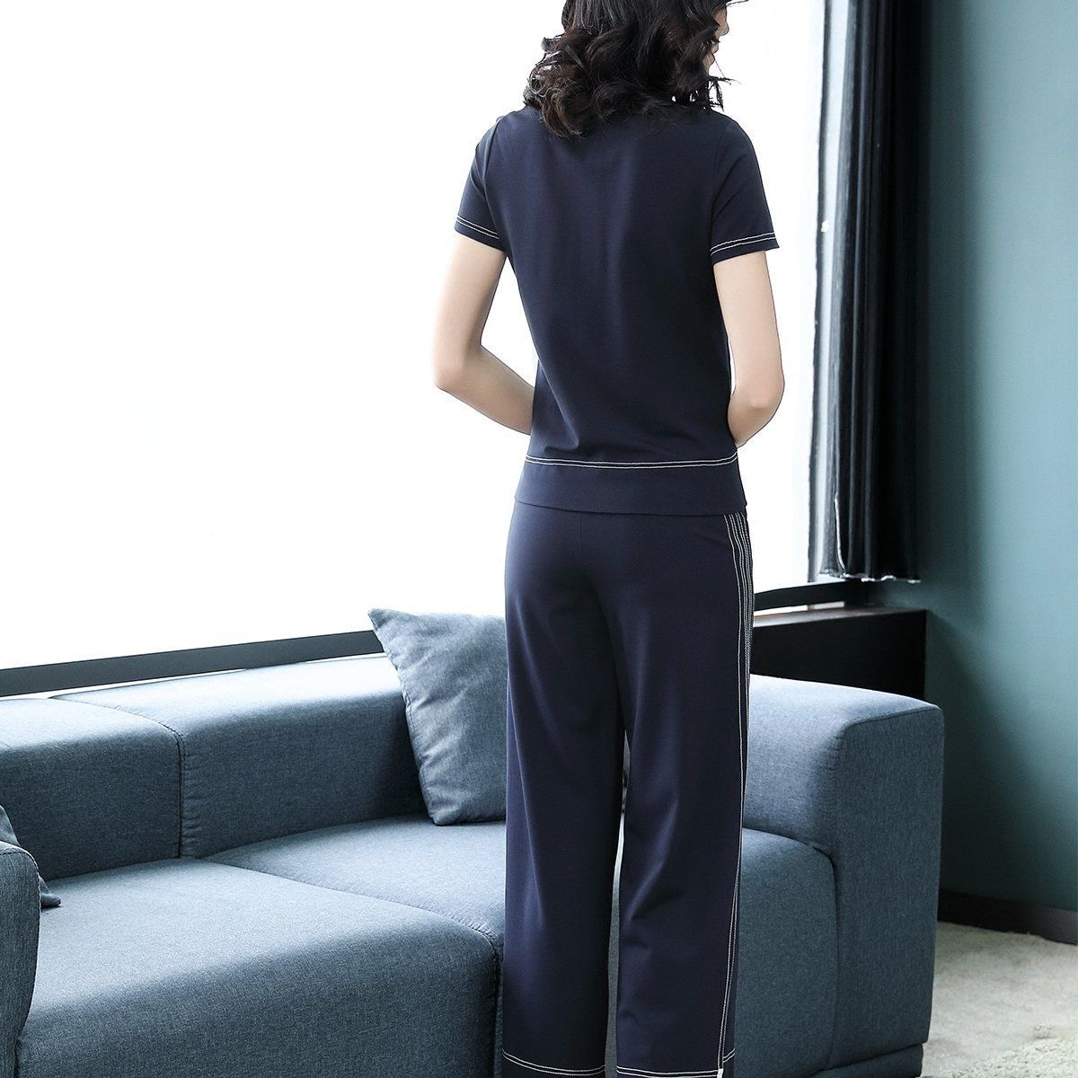 有一种阔腿裤套装,搭配尖头鞋,比连衣裙还好好看百倍