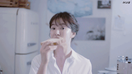 千万不要小看那个一直美下去的女人