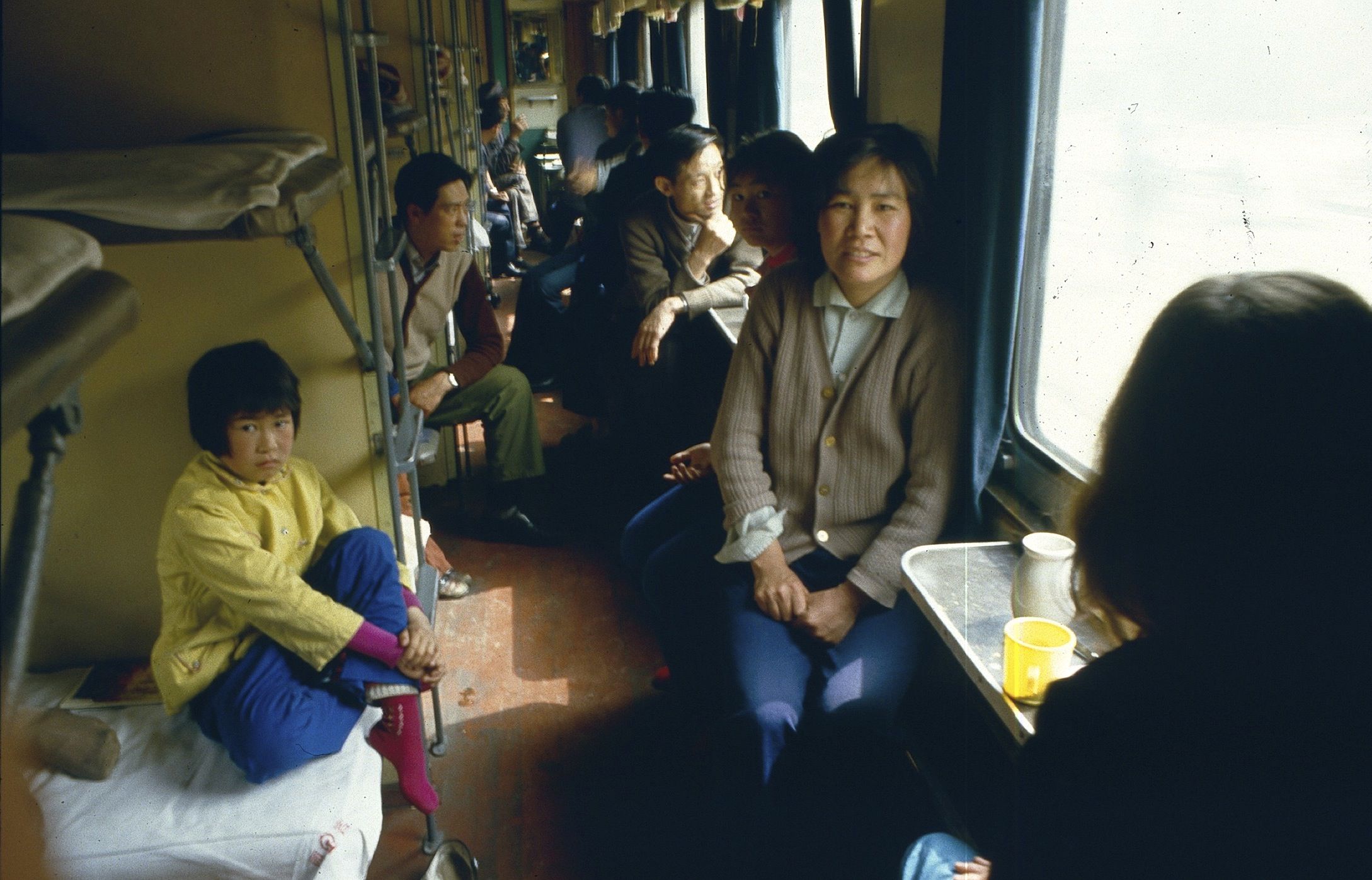 一组老照片，带你穿越到1980年的中国，真实的百姓日常!