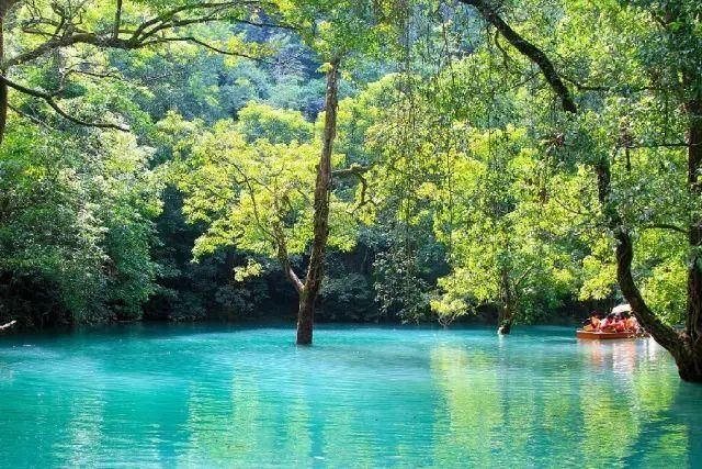 仅十几万人口的贵州小县，拥有堪比张家界的山，不输九寨沟的水!