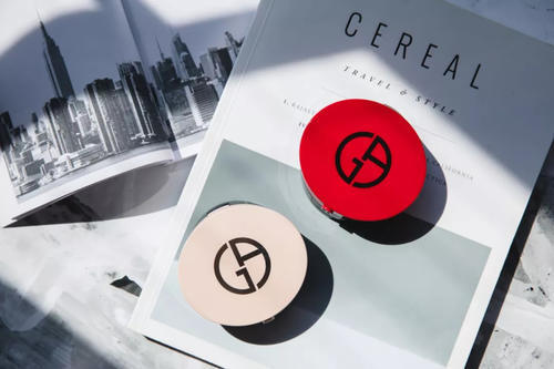 我给2个女孩做了脸型改造，她们把修图软件都删了