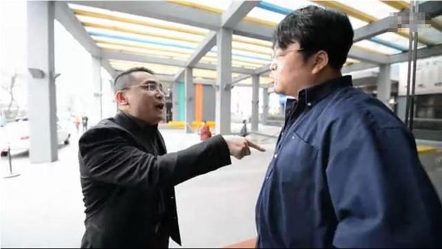 还有这种操作？王局再曝猛料：方舟子司机用脚开车