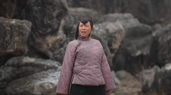  『健身』49岁闫妮比女儿还美，健身怒减30斤，直言：运动我也很简单