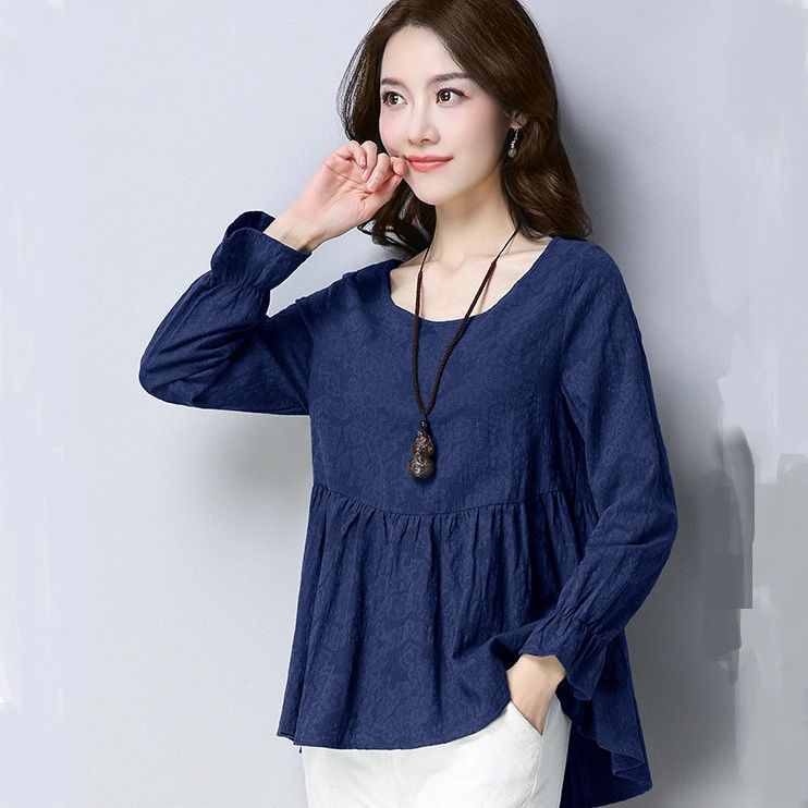 70后女人就是会穿!这小衫搭小脚裤，比裙子还洋气，超迷人