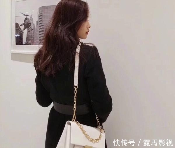 『禁忌』春夏包包3大禁忌,别再背过时包了,这三款让你更有魅力