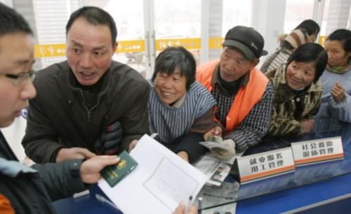  进来：11月起，新农合缴费开始，每年人均250元，有“弃缴”的进