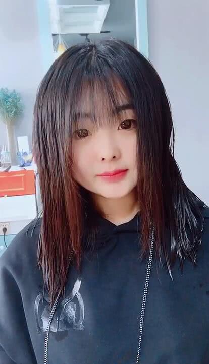 头大脸又圆的女生想换个适合自己的发型，剪完之后是不是太可爱了