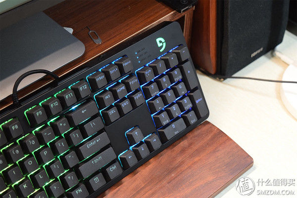 谁说机械键盘就一定吵闹?富勒G900S RGB静音红轴了解一下