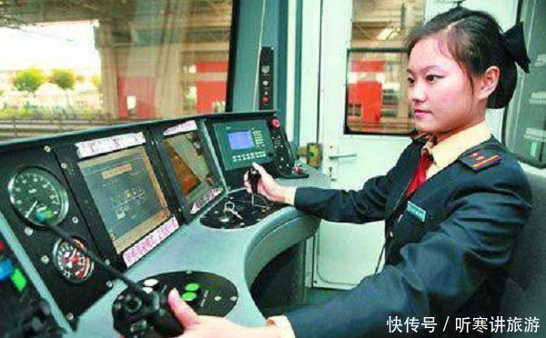  「睡觉」火车一开就是几十个小时，司机是如何坚持的？难道他们
