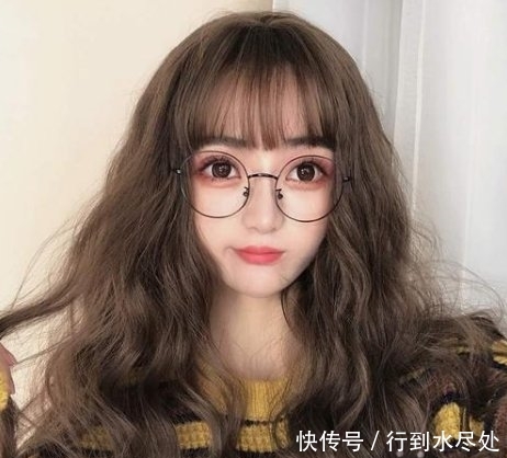『水波纹卷发』不想被说“渣”,那就别弄“大波浪”了!3种“女神卷发”更洋气