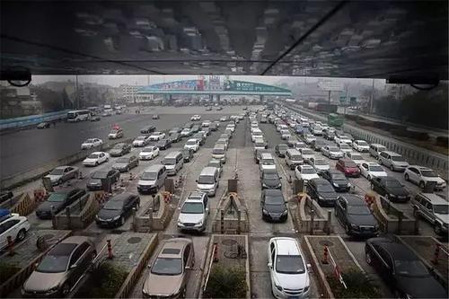 一年狂赚4000亿！为什么中国高速公路还在喊亏损？